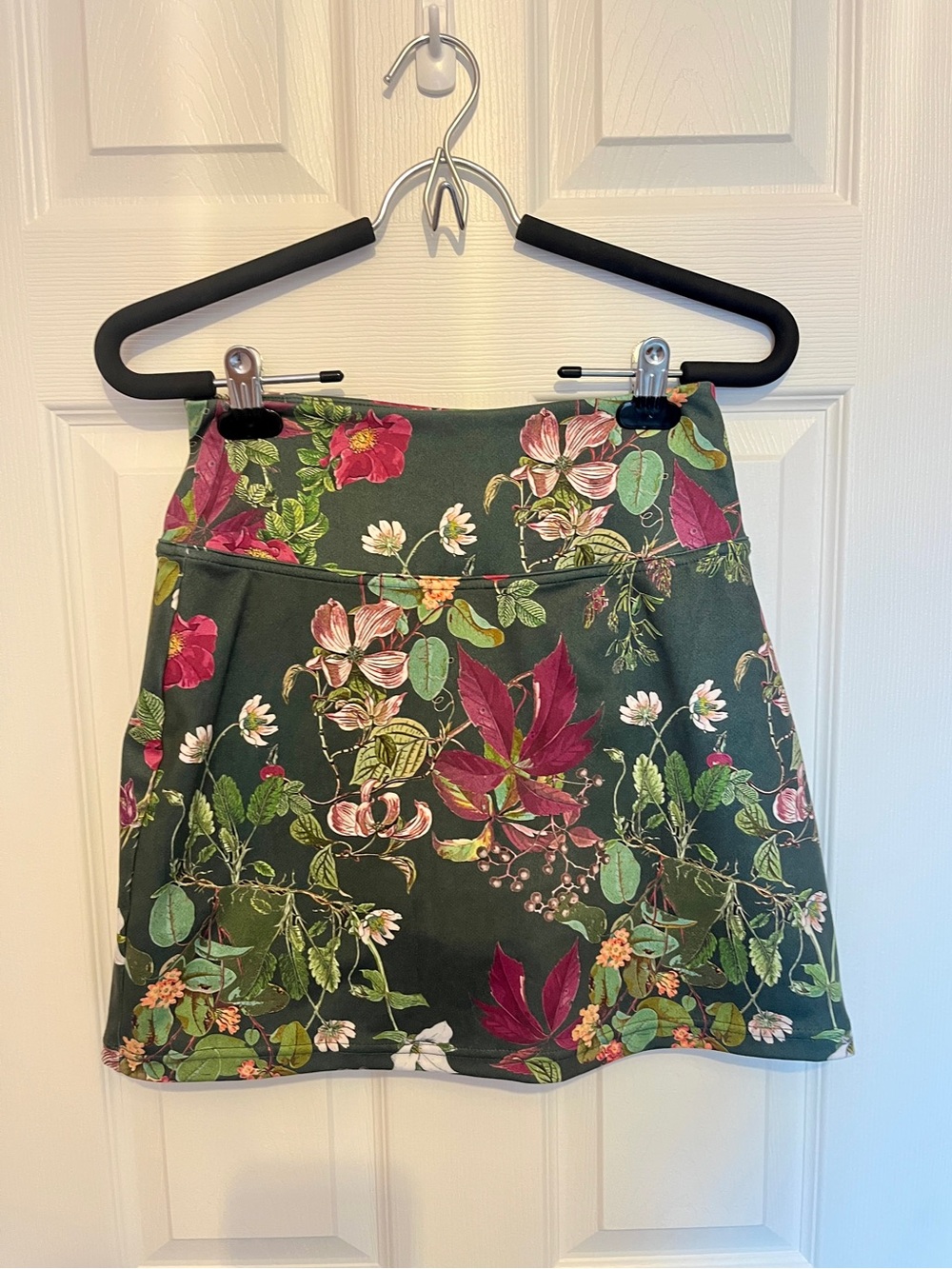 Roots X Alder, apparel, stretchy, athletic wildflower, print skort